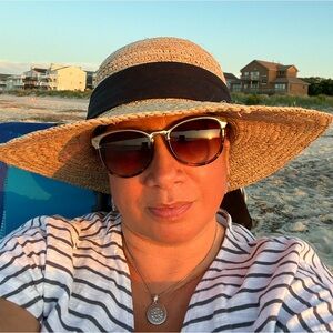 Live show notification Please like this notification 😍😍❤️❤️💕💕